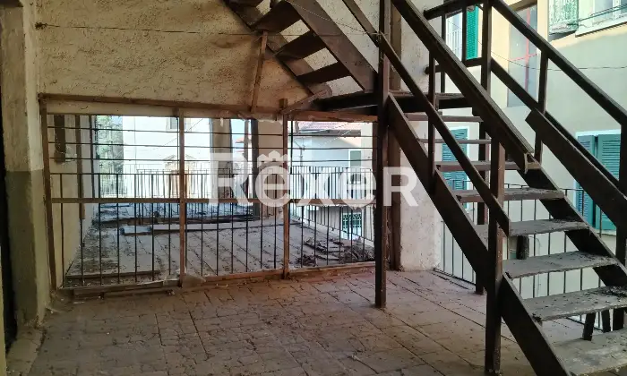 Rexer-Valaperta-Cielo-terra-a-rustico-da-ristrutturare-Altro