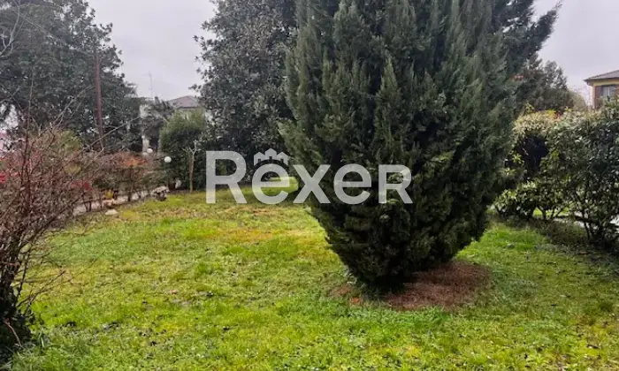 Rexer-Berra-Compendio-immobiliare-in-vendita-in-via-Piave-a-Berra-Altro