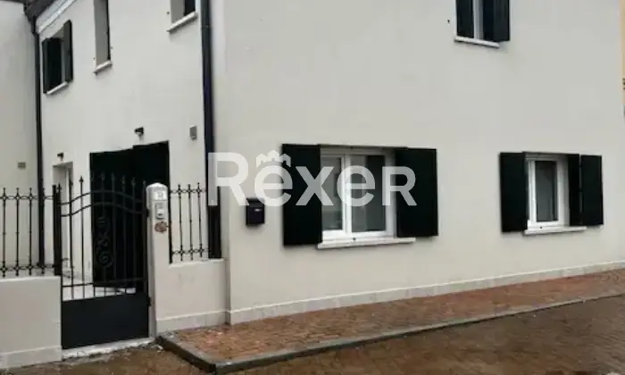 Rexer-Berra-Compendio-immobiliare-in-vendita-in-via-Piave-a-Berra-Altro