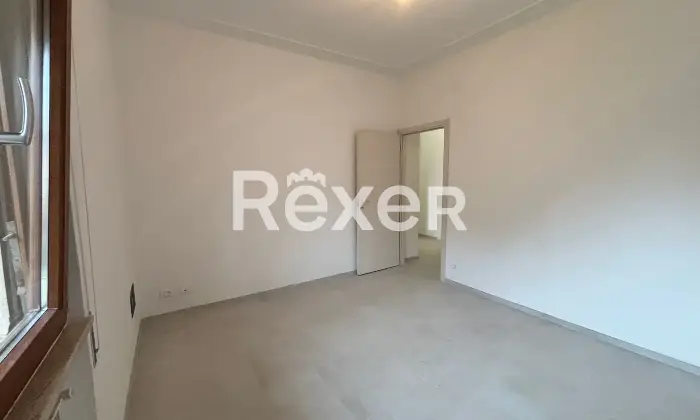 Rexer-Spotorno-Comodo-trilocale-ristrutturato-Altro