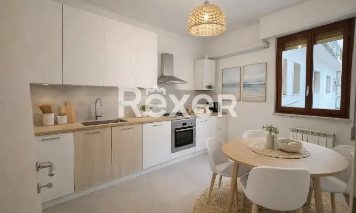 Rexer-Spotorno-Comodo-trilocale-ristrutturato-Altro