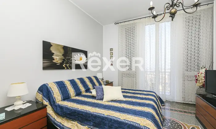 Rexer-Genova-Vendesi-appartamento-di-ampie-dimensioni-Altro