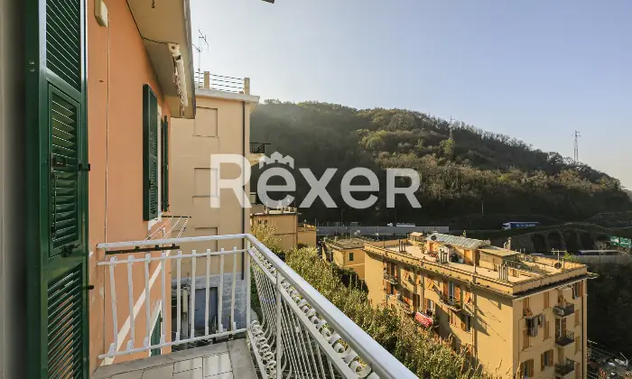 Rexer-Genova-Vendesi-appartamento-di-ampie-dimensioni-Altro