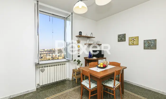 Rexer-Genova-Vendesi-appartamento-di-ampie-dimensioni-Altro