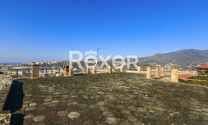 Rexer-Genova-Vendesi-appartamento-di-ampie-dimensioni-Altro