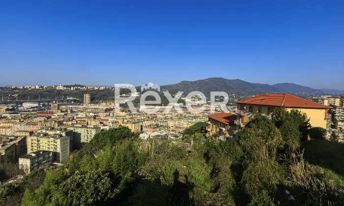 Rexer-Genova-Vendesi-appartamento-di-ampie-dimensioni-Altro