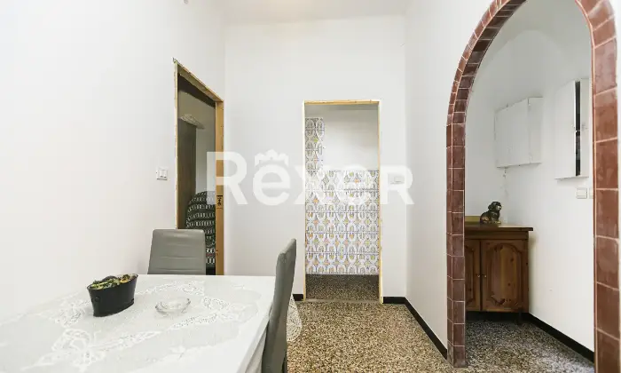 Rexer-Genova-Vendesi-appartamento-di-ampie-dimensioni-Altro