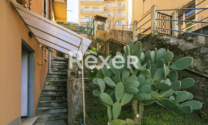 Rexer-Genova-Vendesi-appartamento-di-ampie-dimensioni-Altro