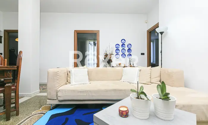 Rexer-Genova-Vendesi-appartamento-di-ampie-dimensioni-Altro