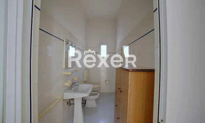 Rexer-Andria-Palazzo-di-Prestigio-Angolare-con-Spazi-Unici-nel-Cuore-di-Andria-Bagno-di-servizio