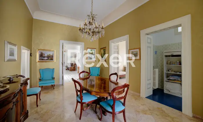 Rexer-Andria-Palazzo-di-Prestigio-Angolare-con-Spazi-Unici-nel-Cuore-di-Andria-Camera