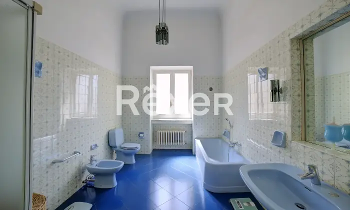 Rexer-Andria-Palazzo-di-Prestigio-Angolare-con-Spazi-Unici-nel-Cuore-di-Andria-Bagno