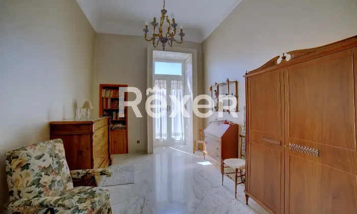 Rexer-Andria-Palazzo-di-Prestigio-Angolare-con-Spazi-Unici-nel-Cuore-di-Andria-Camera