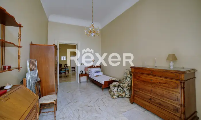 Rexer-Andria-Palazzo-di-Prestigio-Angolare-con-Spazi-Unici-nel-Cuore-di-Andria-Camera