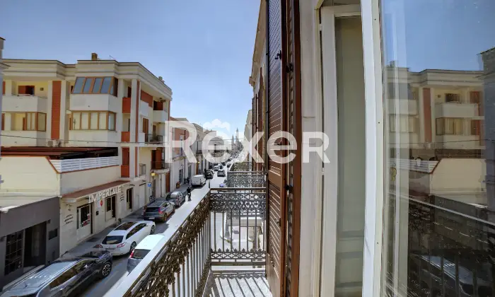 Rexer-Andria-Palazzo-di-Prestigio-Angolare-con-Spazi-Unici-nel-Cuore-di-Andria-Balcone