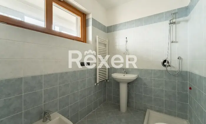 Rexer-Milano-Bilocale-in-torre-Fra-Pampuri-Bagno