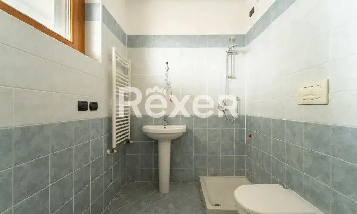 Rexer-Milano-Bilocale-in-torre-Fra-Pampuri-Bagno