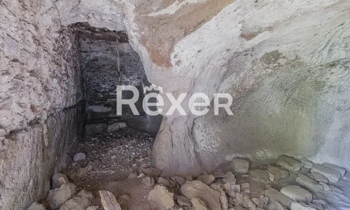 Rexer-Viterbo-Casolare-del-a-pochi-Km-dal-centro-di-Viterbo-con-ampio-terreno-di-propriet-Altro