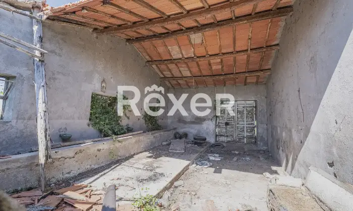 Rexer-Viterbo-Casolare-del-a-pochi-Km-dal-centro-di-Viterbo-con-ampio-terreno-di-propriet-Altro