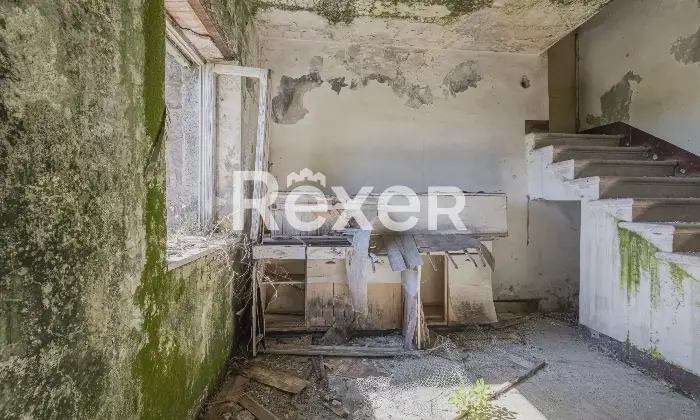 Rexer-Viterbo-Casolare-del-a-pochi-Km-dal-centro-di-Viterbo-con-ampio-terreno-di-propriet-Altro
