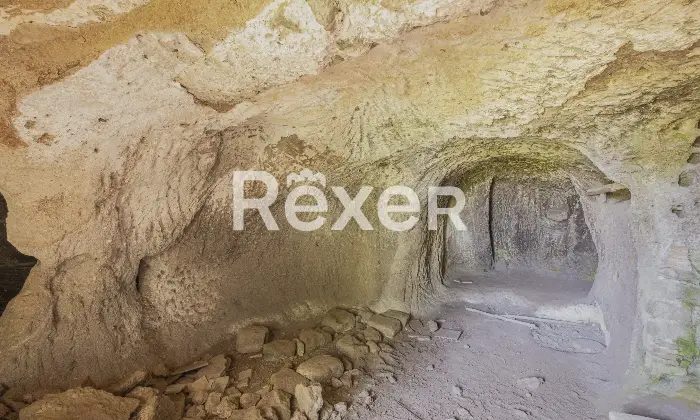 Rexer-Viterbo-Casolare-del-a-pochi-Km-dal-centro-di-Viterbo-con-ampio-terreno-di-propriet-Altro