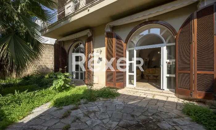 Rexer-Mesagne-Villa-in-centro-storico-con-terrazza-panoramica-e-garage-Altro