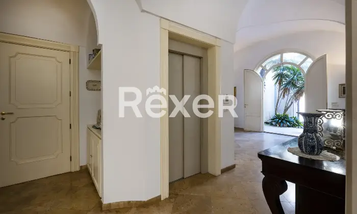 Rexer-Mesagne-Villa-in-centro-storico-con-terrazza-panoramica-e-garage-Altro