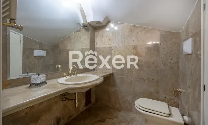 Rexer-Mesagne-Villa-in-centro-storico-con-terrazza-panoramica-e-garage-Altro