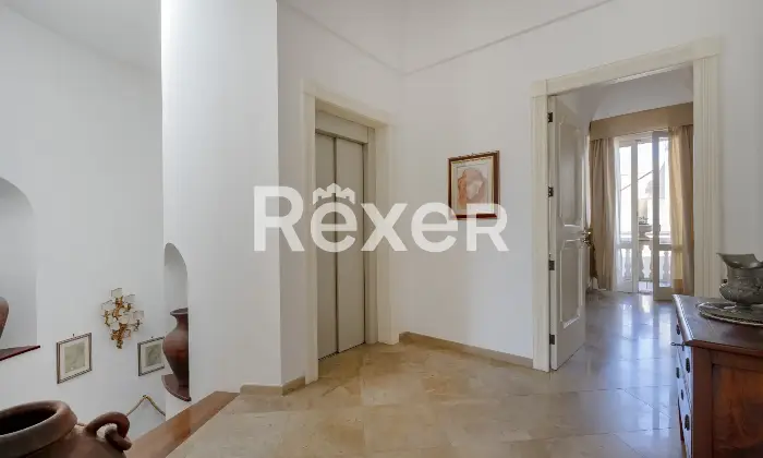 Rexer-Mesagne-Villa-in-centro-storico-con-terrazza-panoramica-e-garage-Altro