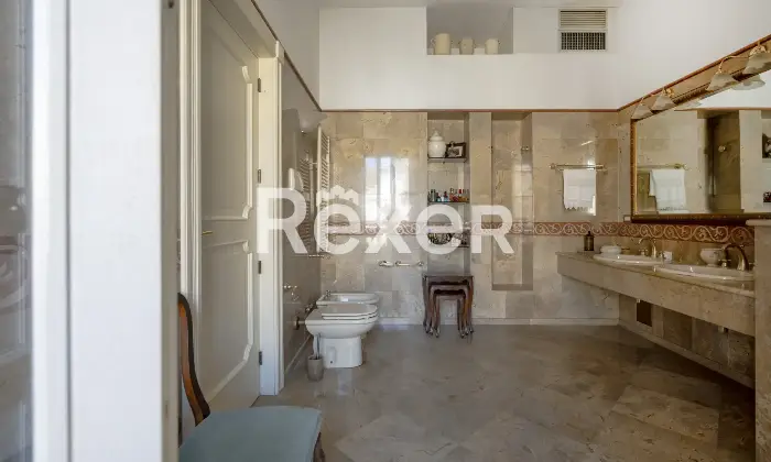 Rexer-Mesagne-Villa-in-centro-storico-con-terrazza-panoramica-e-garage-Altro