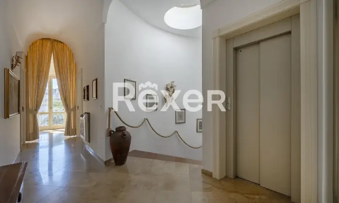 Rexer-Mesagne-Villa-in-centro-storico-con-terrazza-panoramica-e-garage-Altro