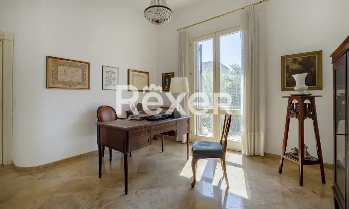 Rexer-Mesagne-Villa-in-centro-storico-con-terrazza-panoramica-e-garage-Altro