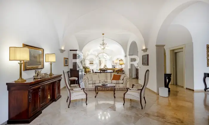 Rexer-Mesagne-Villa-in-centro-storico-con-terrazza-panoramica-e-garage-Altro