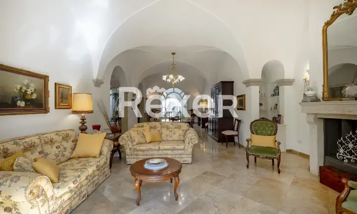 Rexer-Mesagne-Villa-in-centro-storico-con-terrazza-panoramica-e-garage-Altro