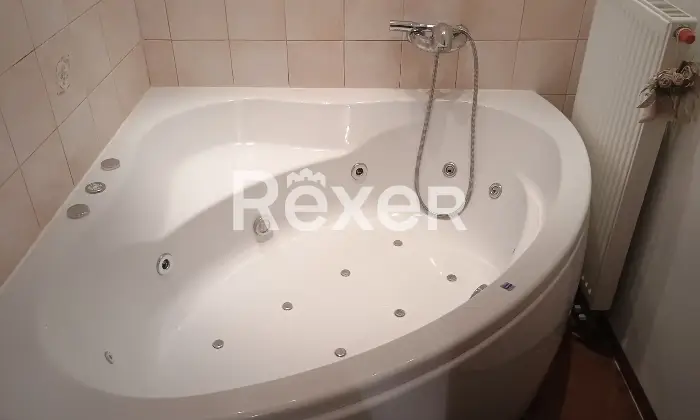 Rexer-Cassano-Magnago-Trilocale-con-doppi-servizi-in-palazzina-senza-spese-condominiali-Altro