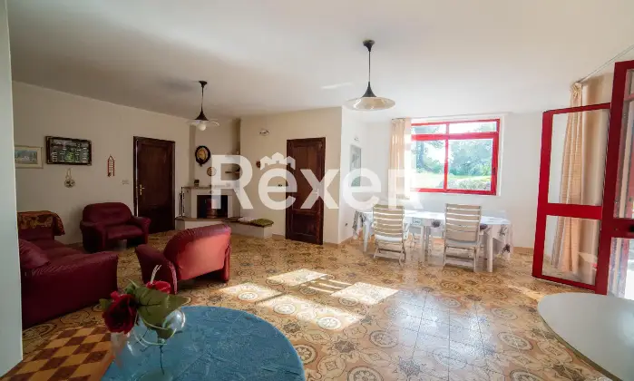 Rexer-Massafra-Villa-con-piscina-condominiale-e-spiaggia-raggiungibile-a-piedi-Altro