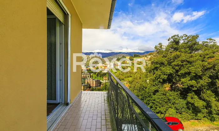 Rexer-Genova-Vendesi-appartamento-terzo-piano-Altro