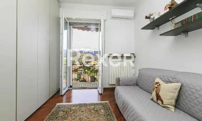 Rexer-Genova-Vendesi-appartamento-terzo-piano-Altro