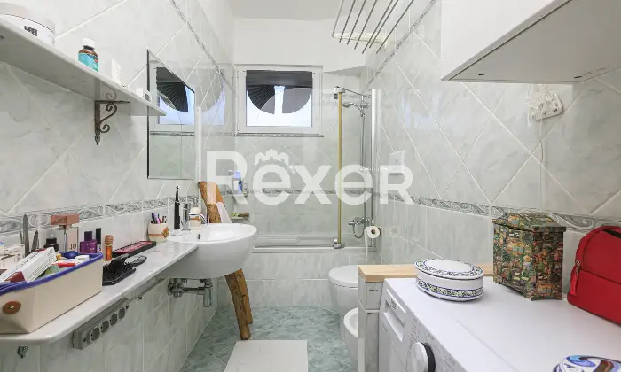 Rexer-Genova-Vendesi-appartamento-terzo-piano-Altro