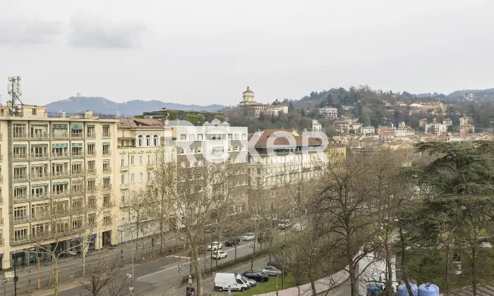 Rexer-Torino-PENTALOCALE-CON-VISTA-PANORAMICA-Altro
