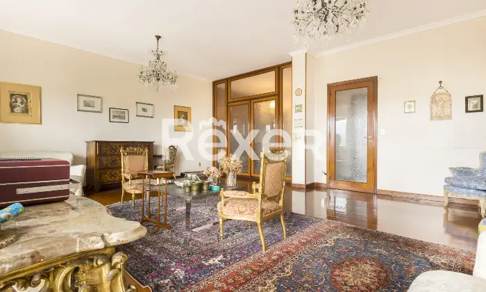 Rexer-Torino-PENTALOCALE-CON-VISTA-PANORAMICA-Altro