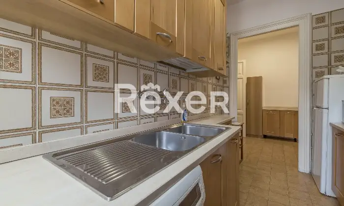 Rexer-Roma-Prestigioso-e-panoramico-ultimo-piano-Altro