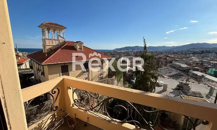 Rexer-Savona-Panoramico-immobile-signorile-con-garage-Altro