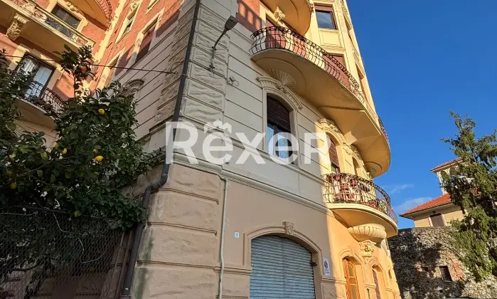 Rexer-Savona-Panoramico-immobile-signorile-con-garage-Altro