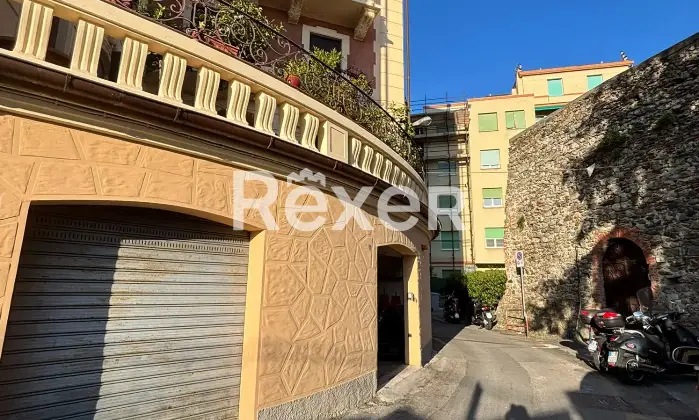 Rexer-Savona-Panoramico-immobile-signorile-con-garage-Altro