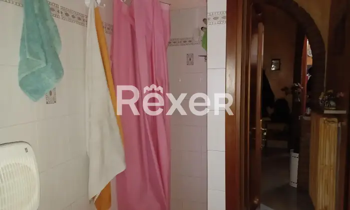 Rexer-Reggio-Emilia-Appartamento-con-ampio-terrazzo-verandato-cortile-e-garage-Altro