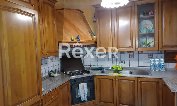 Rexer-Reggio-Emilia-Appartamento-con-ampio-terrazzo-verandato-cortile-e-garage-Altro