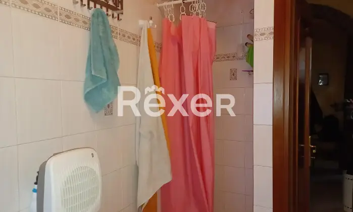 Rexer-Reggio-Emilia-Appartamento-con-ampio-terrazzo-verandato-cortile-e-garage-Altro