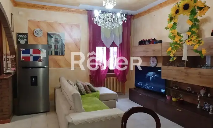 Rexer-Reggio-Emilia-Appartamento-con-ampio-terrazzo-verandato-cortile-e-garage-Altro