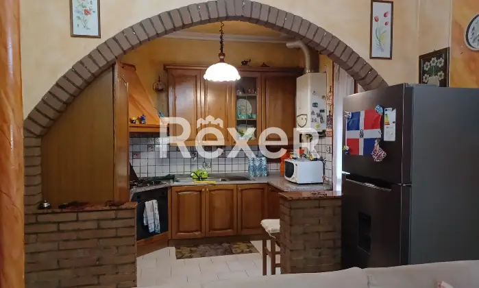 Rexer-Reggio-Emilia-Appartamento-con-ampio-terrazzo-verandato-cortile-e-garage-Altro